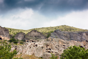 Fototapeta na wymiar ancient cave city Vardzia in the mountains of Georgia in the Caucasus