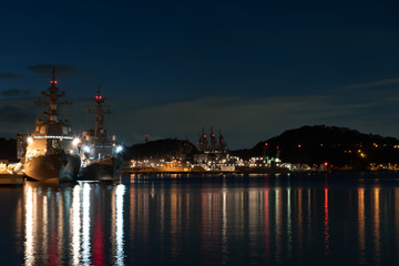 Fototapeta na wymiar 横須賀軍港の夜景
