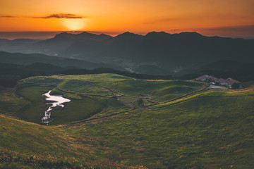 奈良県　曽爾高原のススキと秋の夕景