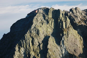 北アルプス　槍穂高連峰大キレット縦走　南岳獅子鼻からの景色　大キレット縦走路と北穂高岳