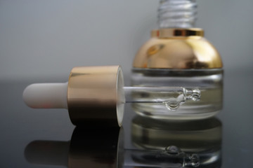 Bouteille cosm&eacute;tique