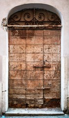 Rusty door high resolution texture and background