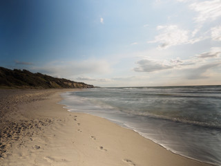 Ansicht von leerem Strand im Abendlicht