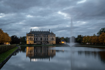 Obraz premium Palais Dresden - barockes Lustschloss im Großen Garten