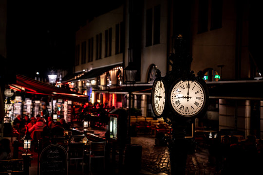 Stadtleben in der Nacht in einer angenhmen Stimmung