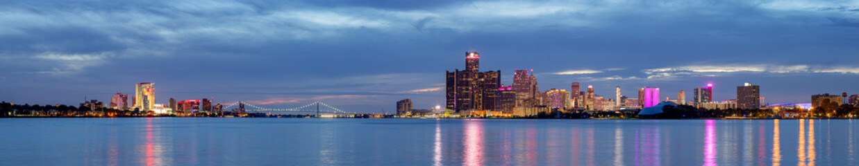 Fototapeta na wymiar The Cities of Detroit and Windsor