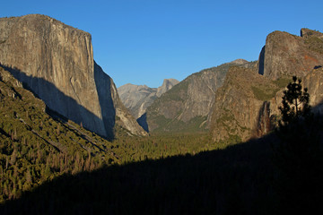 Yosemitte valley tunnel view in the fading sunlight of the day