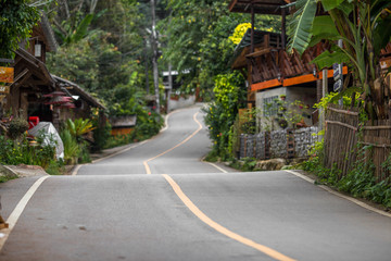 Obraz premium Mae Kampong Village-Chiang Mai:20 September 2019,atmosphere within the village in the middle of the valley, with many groups of tourists visiting the nature,eating, Huai Kaeo area, Mae-on,thailand