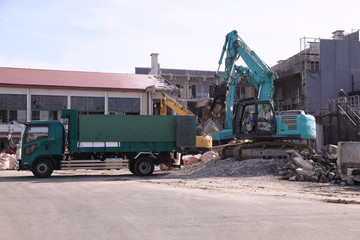 コンクリート建造物の解体工事