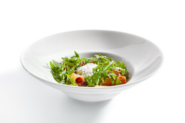 Rigatoni in tomato sauce and stracciatella cheese