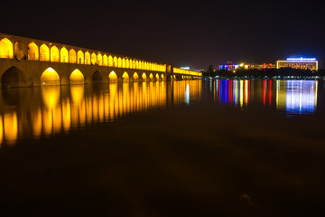 Fototapeta na wymiar Puente de POL-E KHAJU,ISFAHAN,IRAN