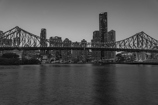 Fototapeta Brisbane bridge sklyline black white