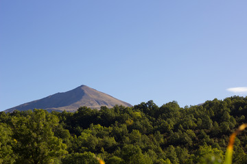 Paisajes del pirineo Aragonés, España, muy cerca de la frontera con Francia en la época del...