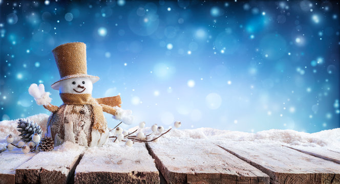 Christmas Card - Winter Incoming - Snowman On Table