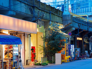 大阪市北区 中崎町の夜（JR高架下）