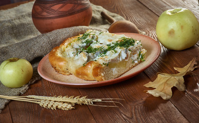 Siberian pie with fish and potatoes © Fanfo
