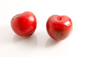 fruta cerezas sobre fondo blanco , vista cenital. cherry fruit on white background , overhead view.