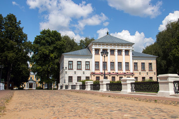 Fototapeta na wymiar Uglich. Yaroslavl region. Uglich Kremlin. The building of the city Council, the beginning of the 19th century. The classical era