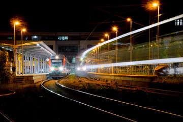 Stadtbahnhof Iserlohn Regionalbahnen Nachtaufnahme Deutschland Nacht Langzeitaufnahme Bewegung...