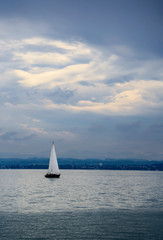 Segelboote segeln Brise Bodensee Gewitter Sommer Deutschland Segeln Wetter Baden-Württemberg schwäbisches Meer Meersburg Überlingen Konstanz Lake Constance Wassersport Wind Törn