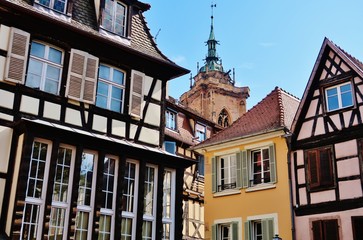 Fachwerkhäuser, Kirchturm, Colmar, Elsass