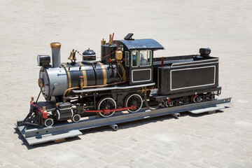 Kleine Lokomotive und Waggon