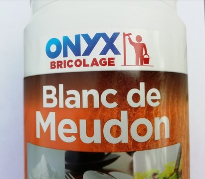 blanc de meudon , en boite produit naturel de nettoyage, nantes le 8 octobre 2019