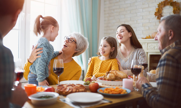 Family Dinner Images – Browse 444,324 Stock Photos, Vectors, and Video |  Adobe Stock