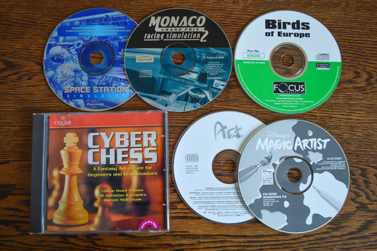 Early CD-ROM software games and programmes. Random collection.
