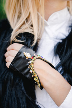 Black short gloves with amulet hand of Miriam