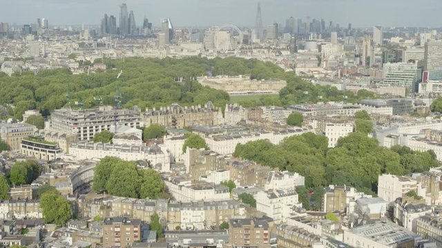 Cinematic aerial establishing shot of prime central London featuring Buckingham Palace