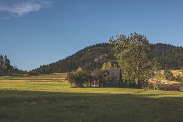 Obraz premium house in the mountains