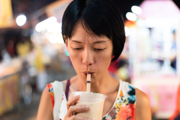 taiwanese bubble milk tea at night marketplace