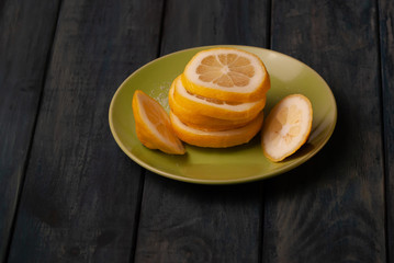 Lemon with sugar, cut into rings