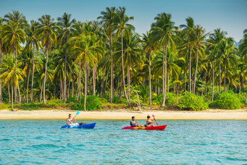 Crossing kayaking to the island of Koh Chang on the neighboring island