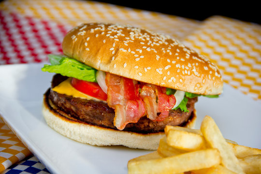 Classic cheese Burger grilled beef & toasted bun