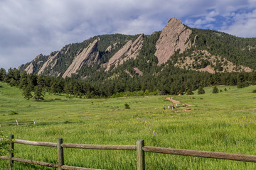 Fototapeta na wymiar Flat Irons Hiking Trail in Boulder Colorado