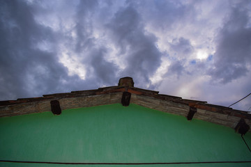 Fototapeta premium old wall and sky