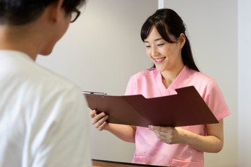 病院の受付