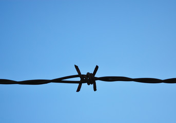 有刺鉄線　空　素材