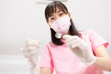 歯科衛生士の女性