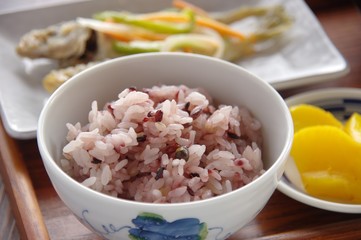 Fototapeta na wymiar 雑穀米の食事　日本食　家庭料理