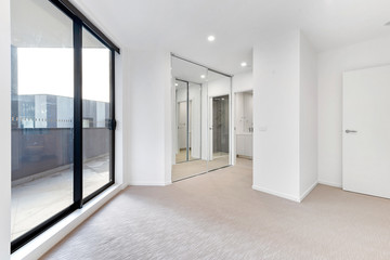 Empty and unfurnished brand new apartment