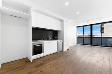 Empty and unfurnished brand new apartment