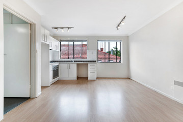 Empty and unfurnished brand new apartment