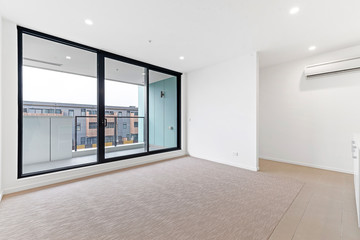 Empty and unfurnished brand new apartment