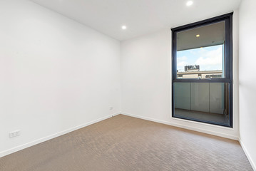 Empty and unfurnished brand new apartment