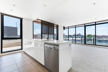 Empty and unfurnished brand new apartment