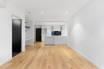 Empty and unfurnished brand new apartment