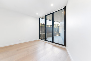 Empty and unfurnished brand new apartment